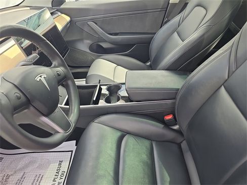Used 2020 Tesla Model 3 Standard Range Plus image 19