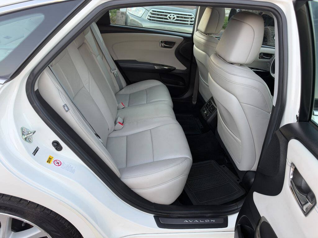Used 2014 Toyota Avalon Limited FWD image 22