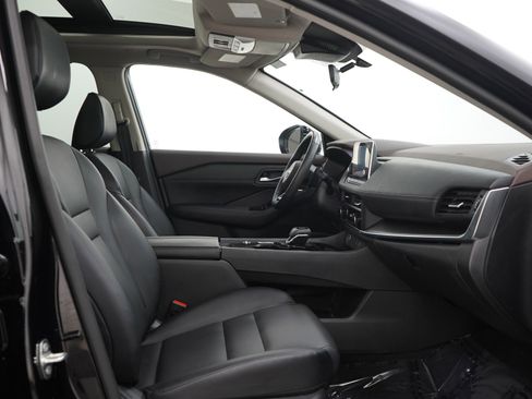 Used 2023 Nissan Rogue SV w/ SV Premium B Package FWD image 13