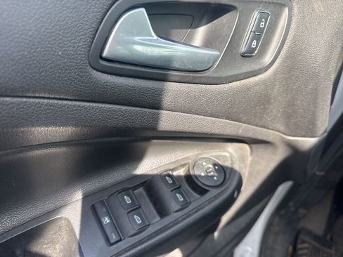 Used 2015 Ford Escape SE image 6