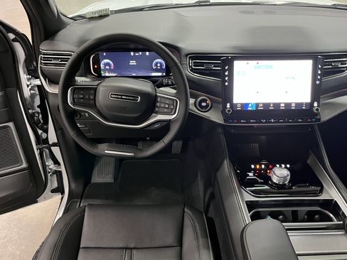 New 2026 Jeep Grand Wagoneer 4WD w/ Premium Group I image 11