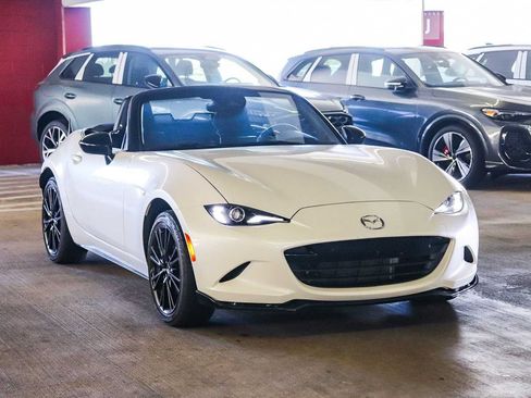 Used 2024 MAZDA MX-5 Miata Club w/ Interior Package RWD image 11