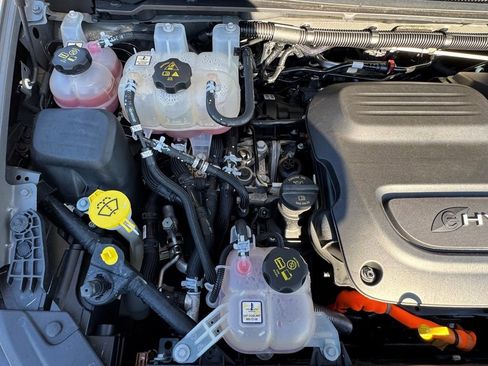 Used 2022 Chrysler Pacifica Touring-L image 39