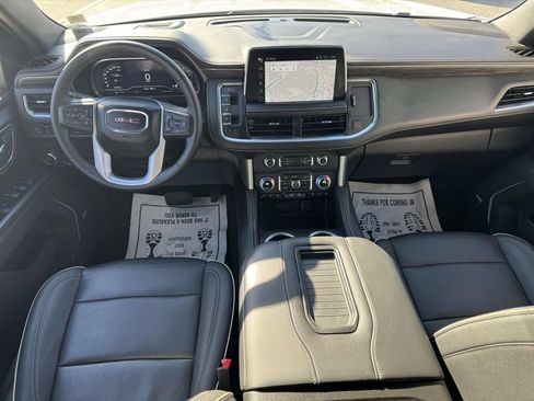 Used 2023 GMC Yukon SLT w/ SLT Luxury Package AWD/4WD image 12