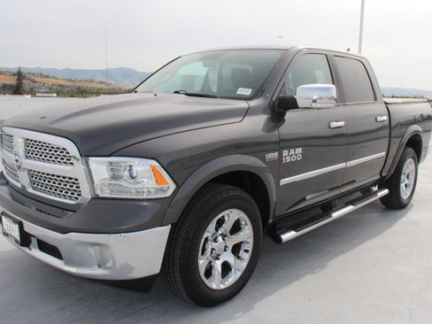 Used 2018 RAM 1500 Laramie image 7