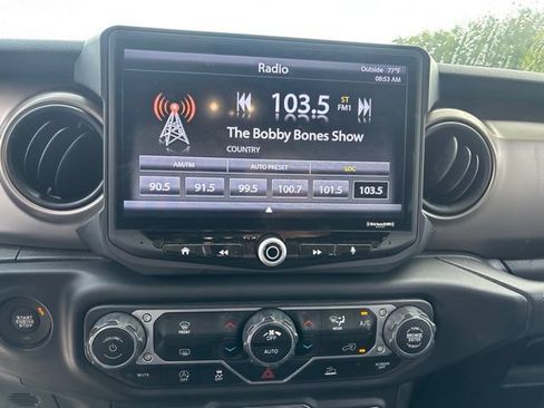 Used 2020 Jeep Gladiator Sport w/ Quick Order Package 24S AWD/4WD image 12