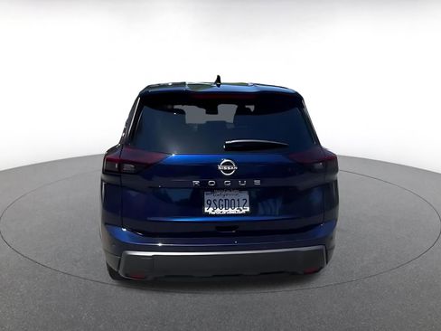 Used 2025 Nissan Rogue SV FWD image 12