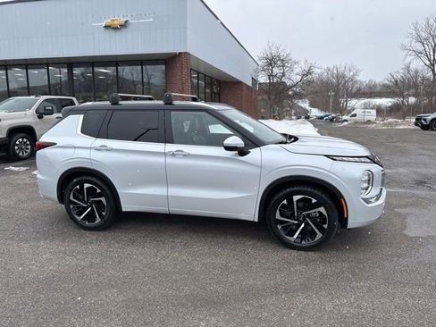 Used 2024 Mitsubishi Outlander SEL image 7