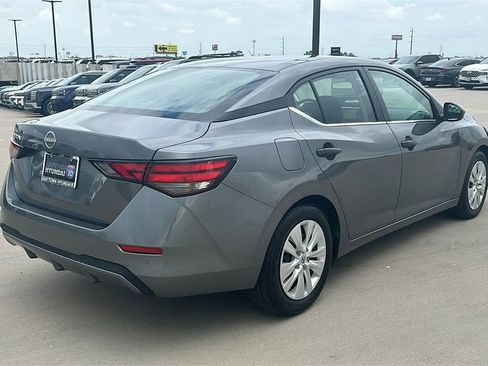 Used 2025 Nissan Sentra S image 12