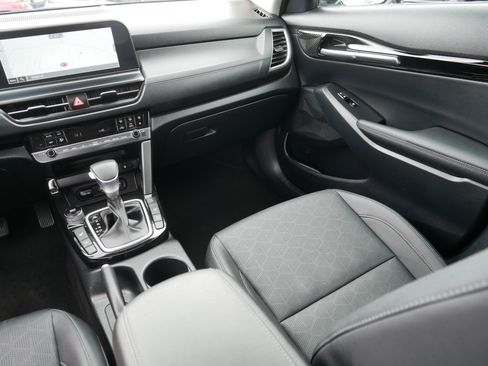 Used 2024 Kia Seltos EX AWD/4WD image 11