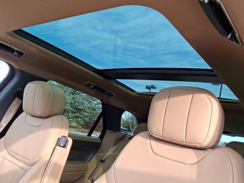 New 2025 Land Rover Range Rover Sport SE image 11