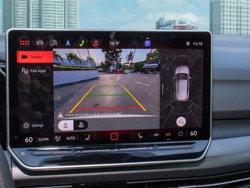 Used 2025 Volkswagen Golf w/ Euro Style Package image 33