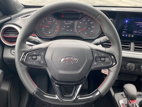 Certified 2024 Chevrolet Trax RS w/ Driver Confidence Package FWD image 8