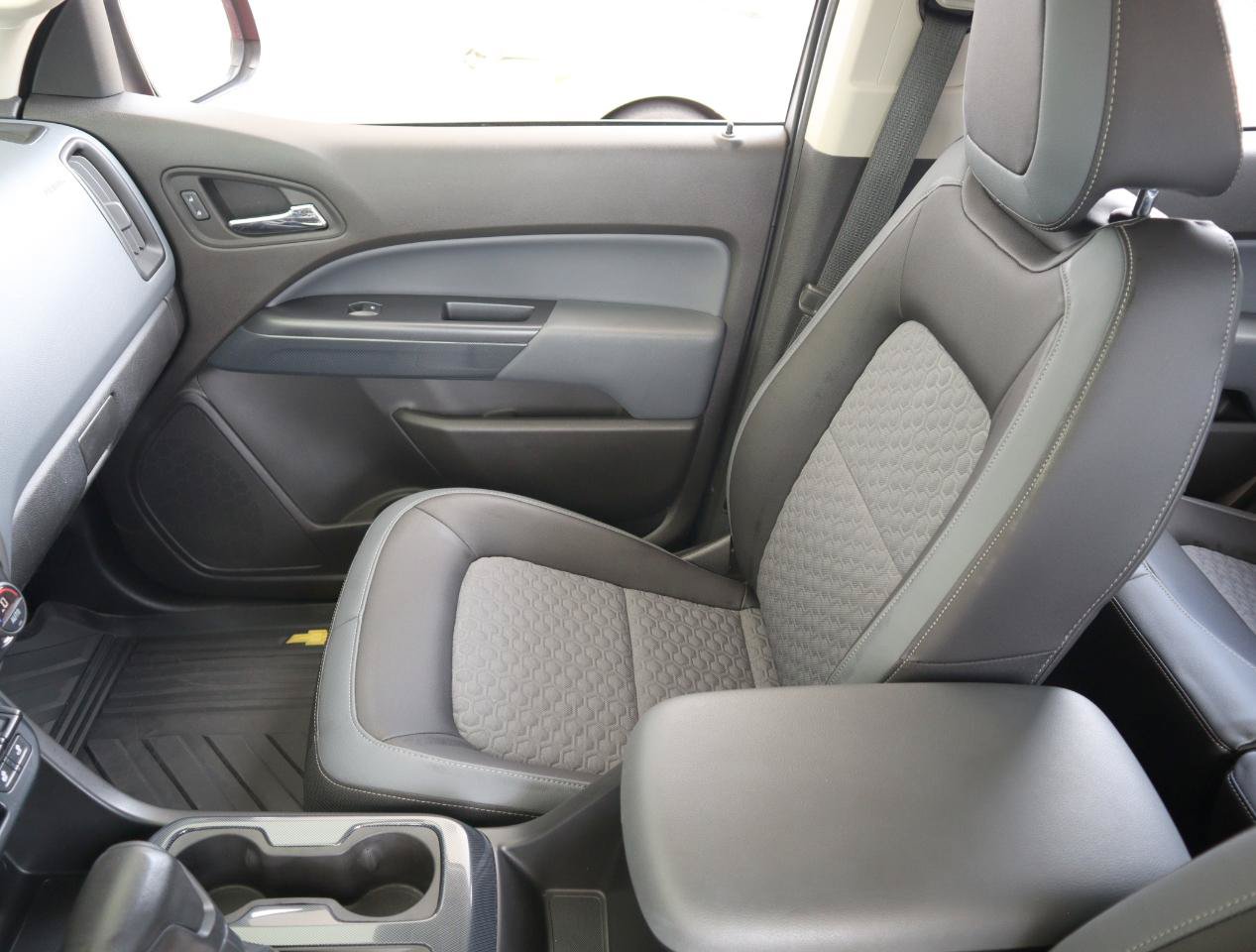 Used 2015 Chevrolet Colorado Z71 AWD/4WD image 19