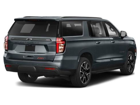Used 2021 Chevrolet Suburban RST AWD/4WD image 2