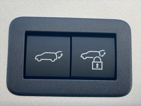Certified 2024 Toyota Corolla Cross XLE w/ Convenience Package FWD image 12