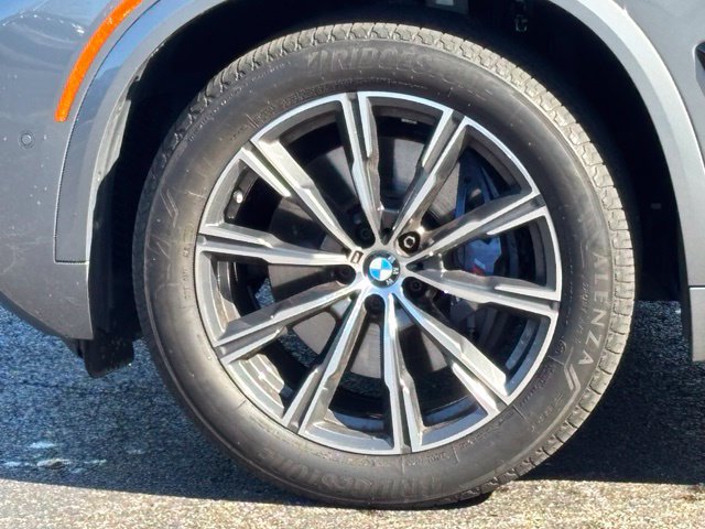 Used 2024 BMW X5 xDrive40i w/ M Sport Package AWD/4WD image 7