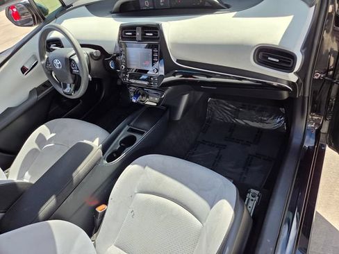 Used 2021 Toyota Prius LE FWD image 16