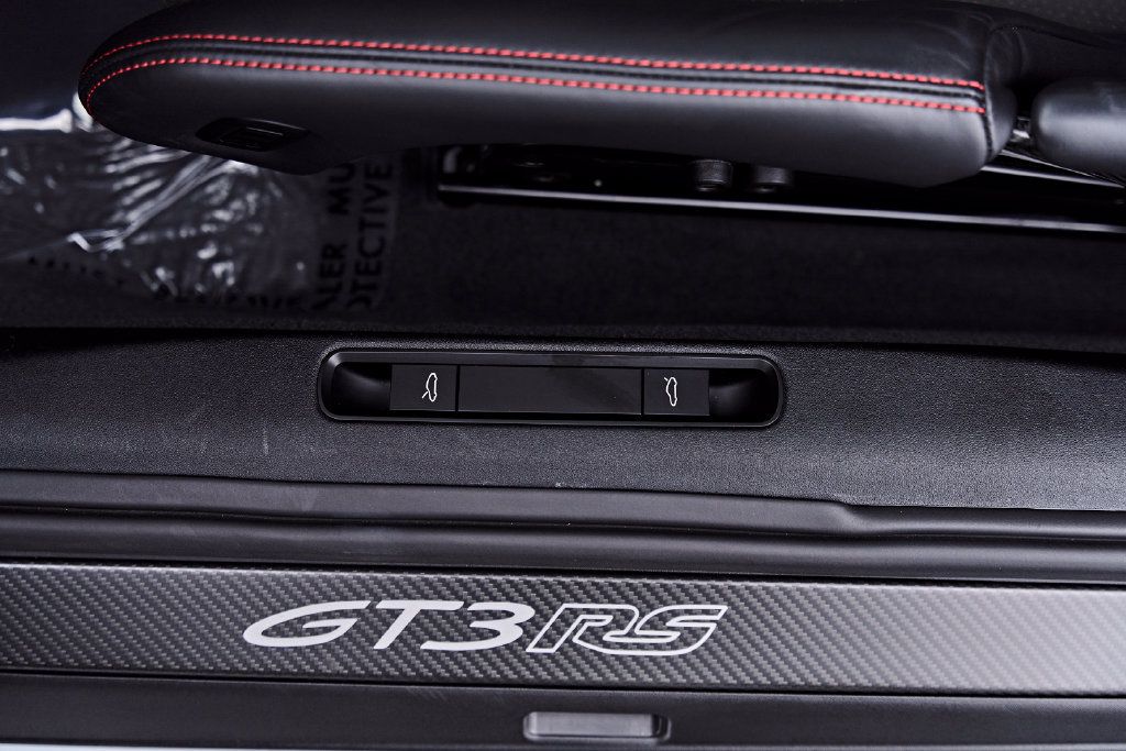 Used 2025 Porsche 911 GT3 RS RWD image 45