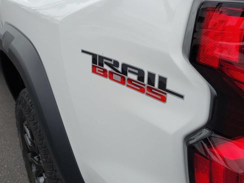 Used 2026 Chevrolet Colorado Trail Boss AWD/4WD image 25