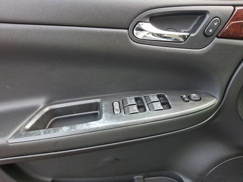 Used 2010 Chevrolet Impala LS image 13