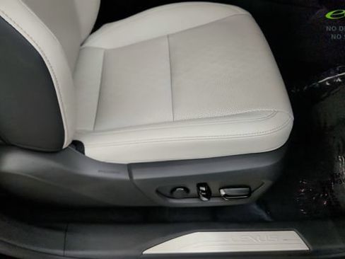 Used 2024 Lexus RX 350 Premium Plus w/ Convenience Package FWD image 36