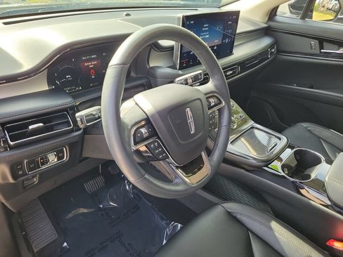 Used 2023 Lincoln Nautilus FWD w/ Premium Package image 16