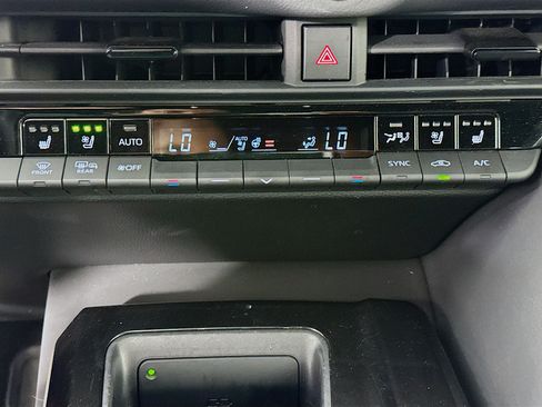 Certified 2026 Toyota Crown AWD/4WD image 15