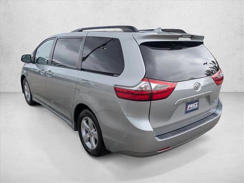 Used 2020 Toyota Sienna LE image 7