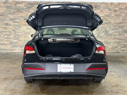 New 2026 Hyundai Elantra SE FWD image 7