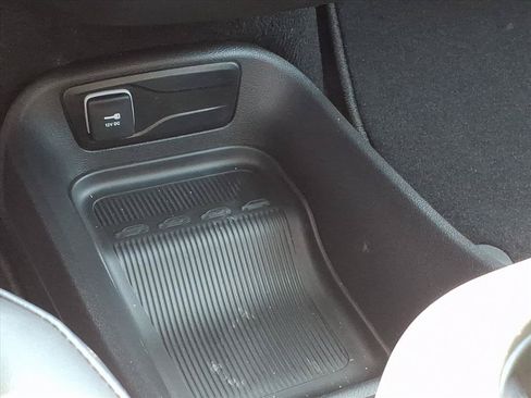 New 2027 Chrysler Pacifica Select FWD image 33