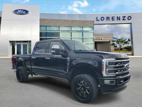 Used 2024 Ford F250 Platinum w/ FX4 Off-Road Package image 3