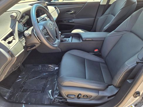 Used 2024 Lexus ES 350 w/ Accessory Package (Z1) FWD image 16
