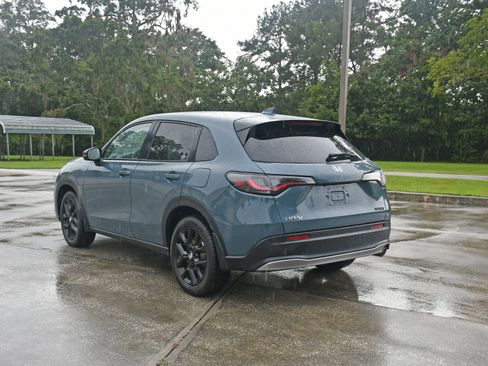 Used 2023 Honda HR-V Sport image 3
