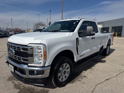 Used 2023 Ford F250 XLT AWD/4WD image 7