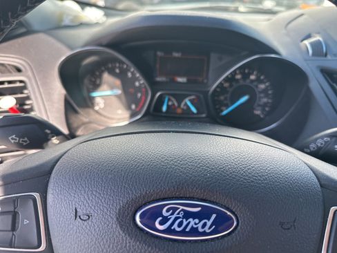 Used 2019 Ford Escape SE FWD image 8