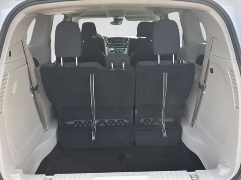 Used 2024 Chrysler Voyager LX image 31