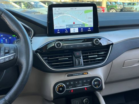 Used 2020 Ford Escape SE Sport image 22