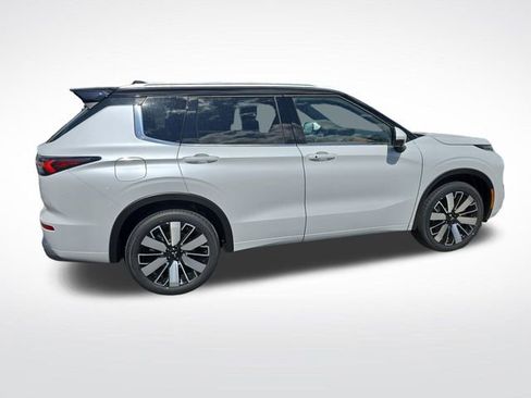 New 2025 Mitsubishi Outlander SEL image 6