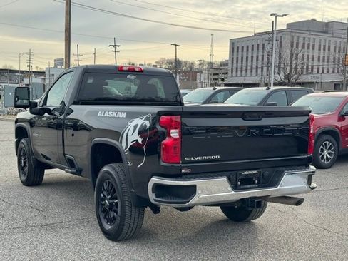Used 2025 Chevrolet Silverado 3500 W/T AWD/4WD image 3