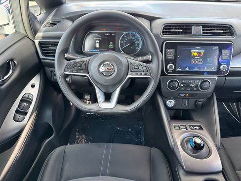 Used 2022 Nissan Leaf S image 23
