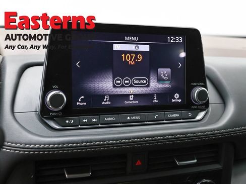 Used 2023 Nissan Rogue S AWD/4WD image 19