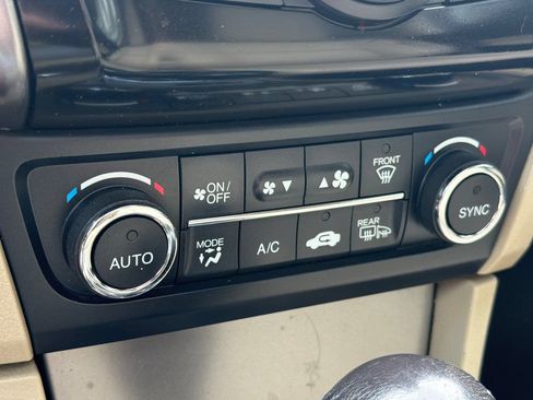 Used 2015 Acura ILX w/ Technology Package FWD image 19
