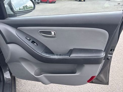 Used 2009 Hyundai Elantra GLS FWD image 21