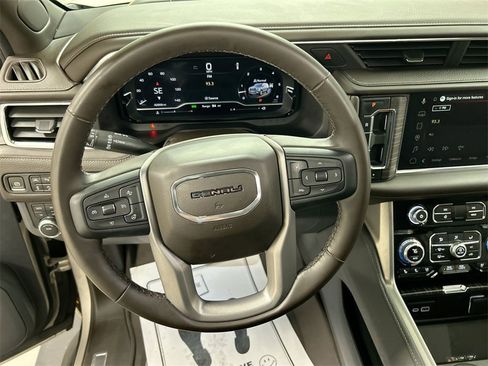 Used 2023 GMC Yukon Denali image 4