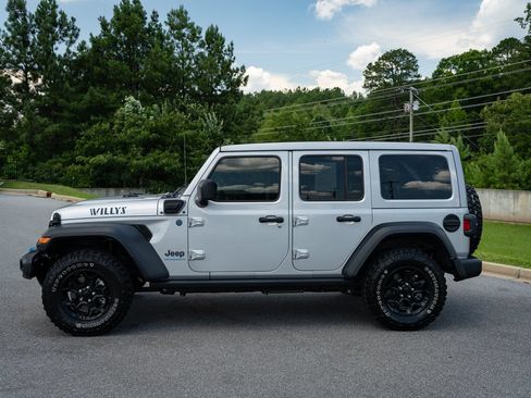 Used 2023 Jeep Wrangler Unlimited w/ Sun & Screen Package AWD/4WD image 5