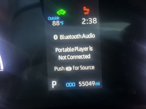 Used 2022 Toyota Sienna XLE image 6