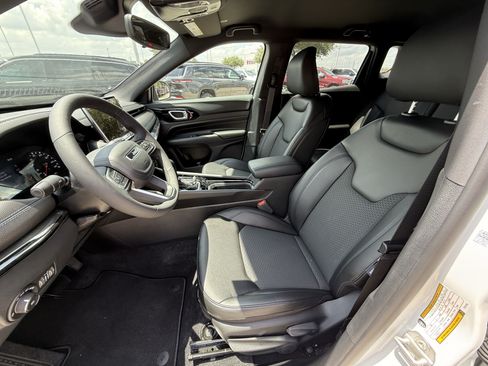 New 2026 Jeep Compass Latitude AWD/4WD image 17