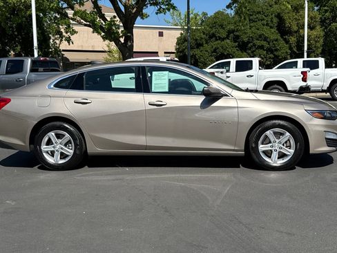 Used 2022 Chevrolet Malibu LS w/ Driver Confidence Package II FWD image 2