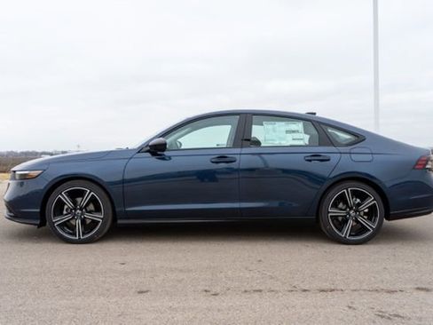 Used 2025 Honda Accord SE image 4